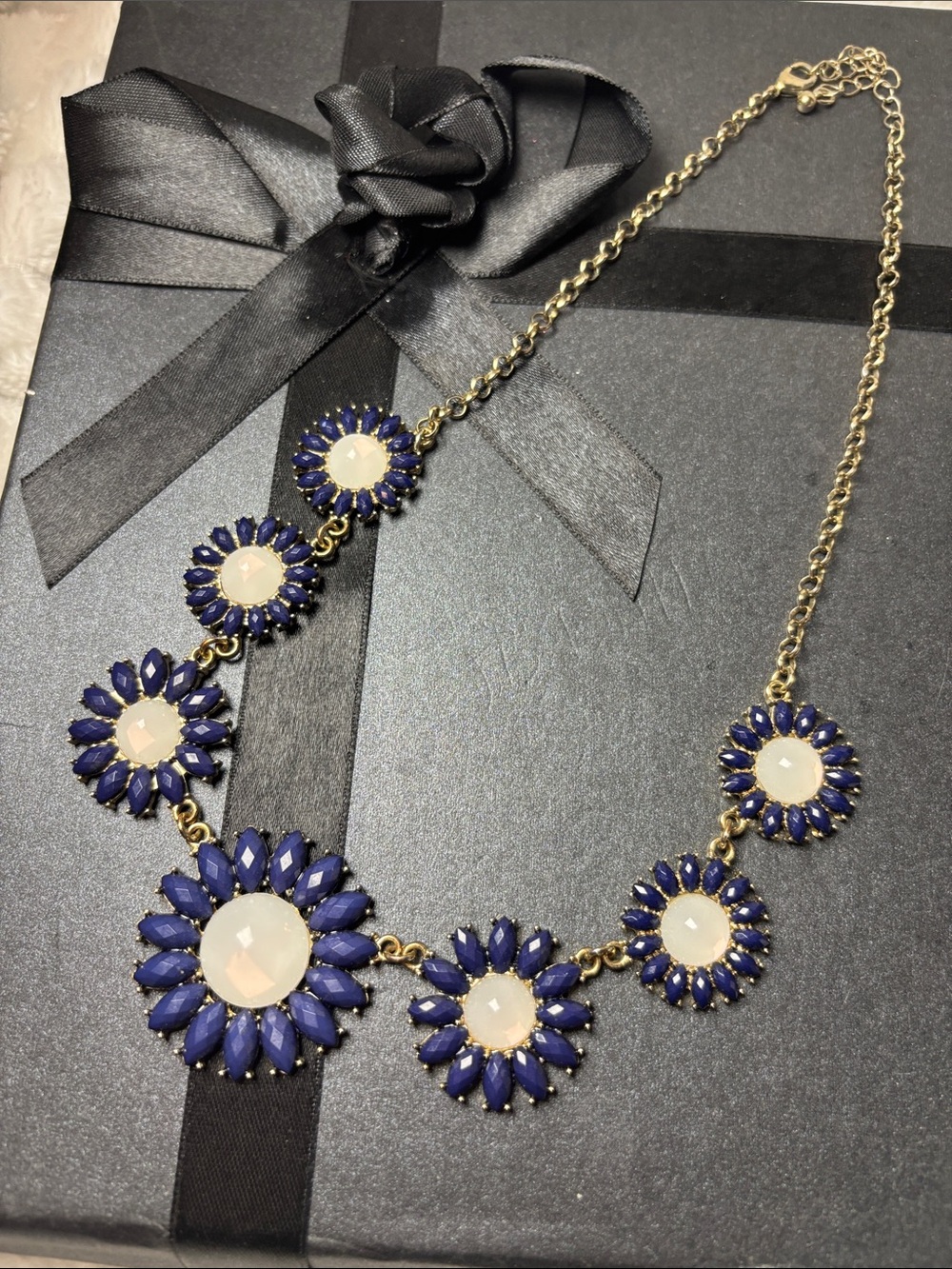 Vintage Elegant Blue Floral Statement Necklace - Gold Tone
